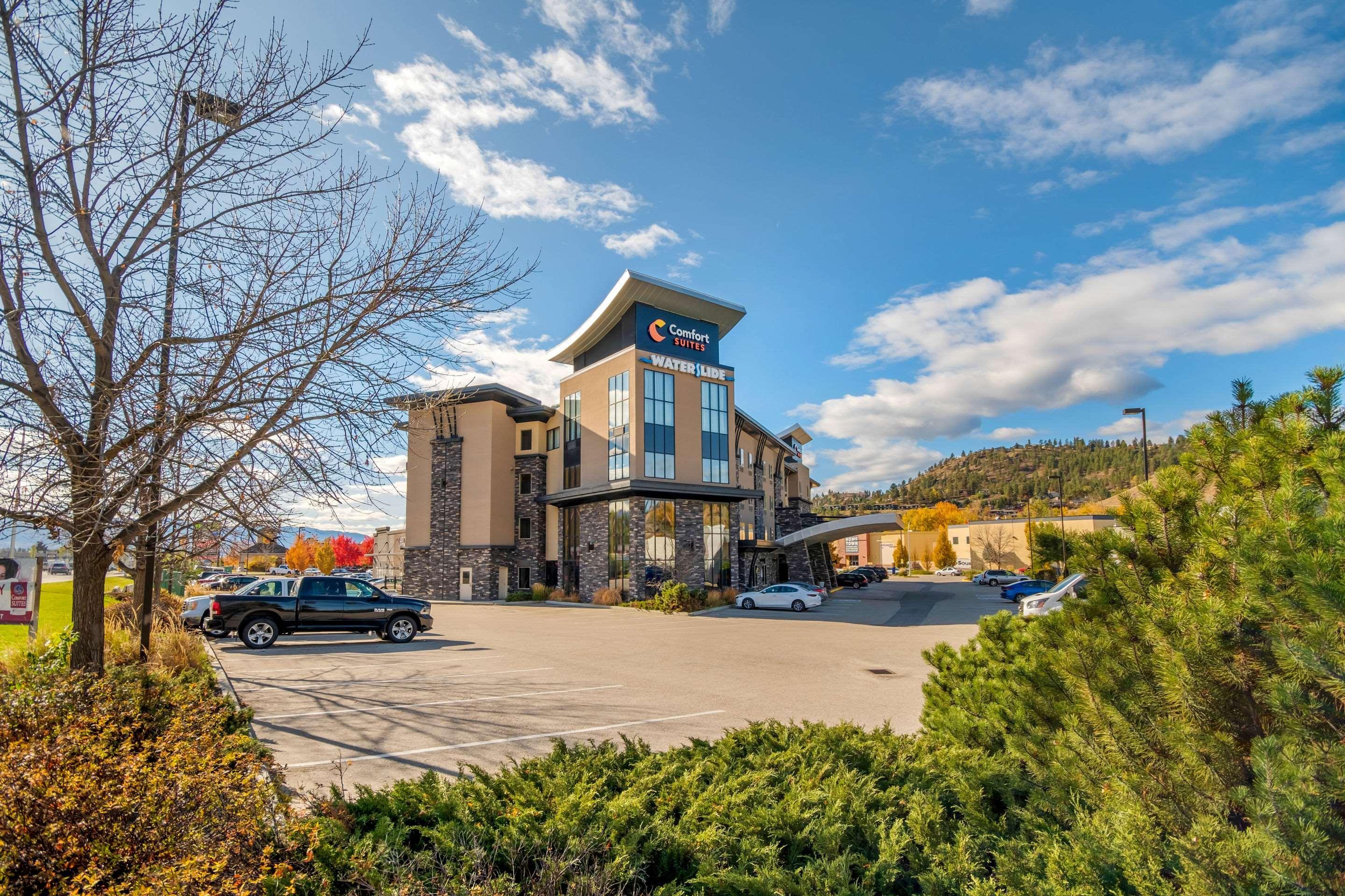 Comfort Suites Келоуна Екстер'єр фото