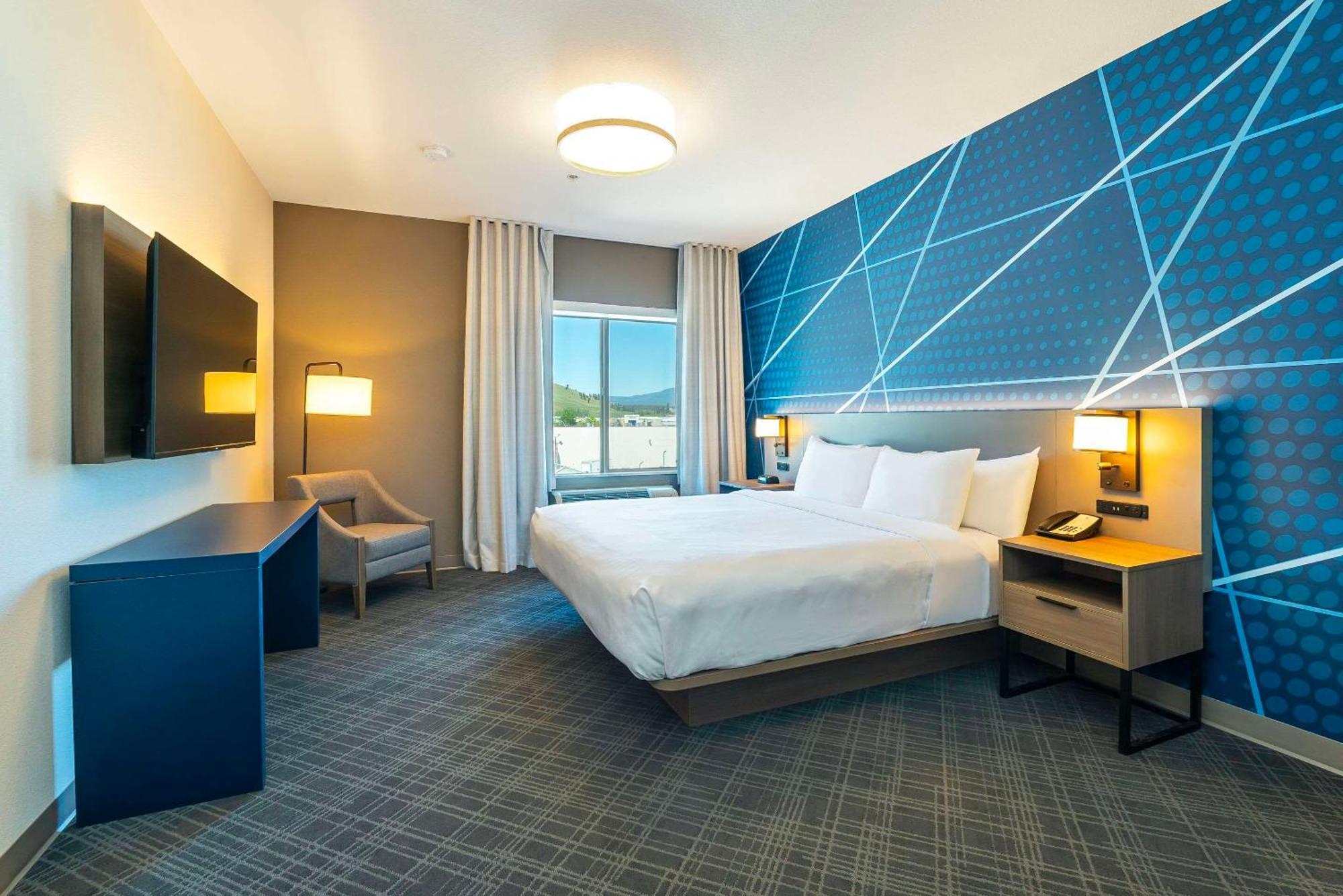 Comfort Suites Келоуна Екстер'єр фото