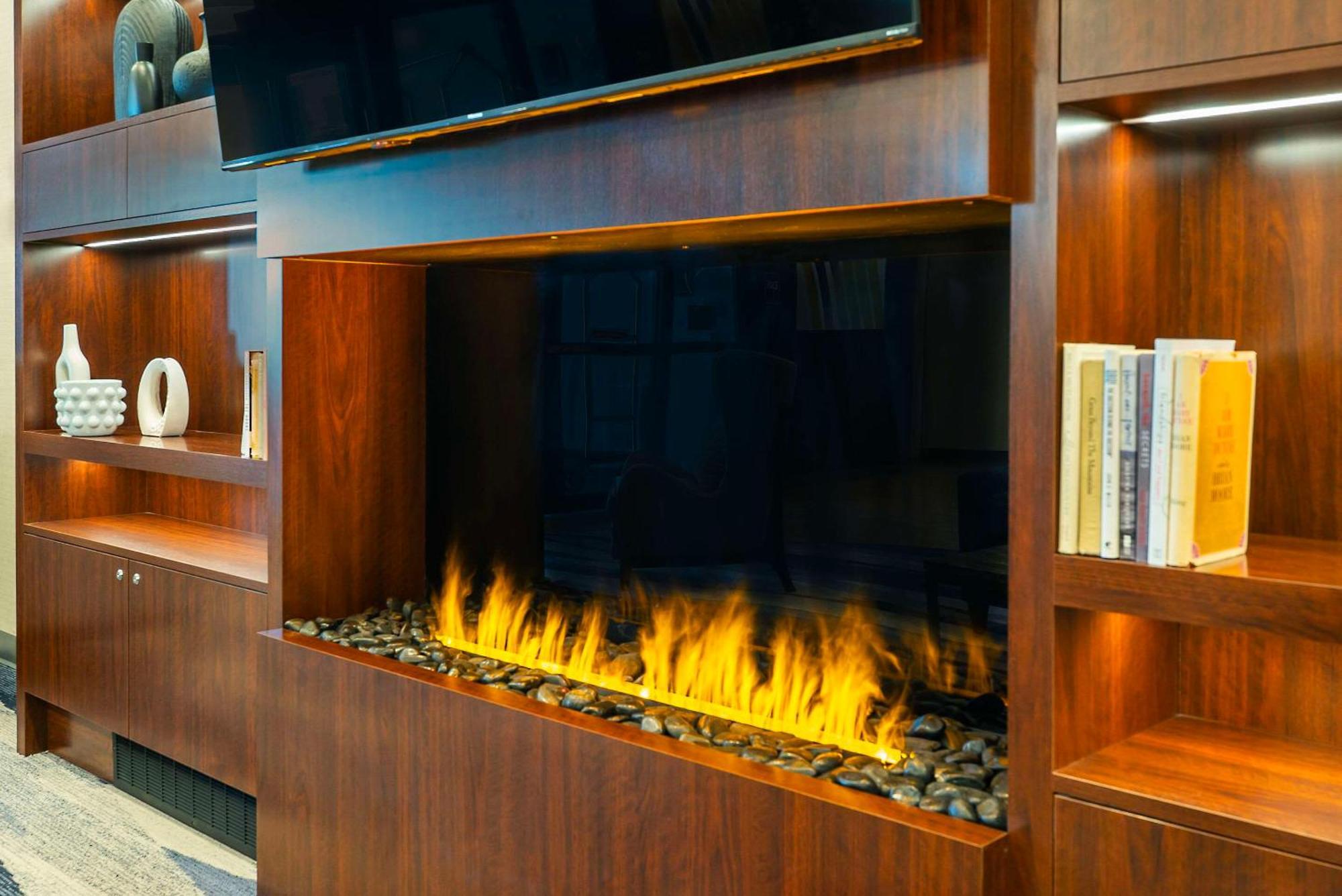Comfort Suites Келоуна Екстер'єр фото
