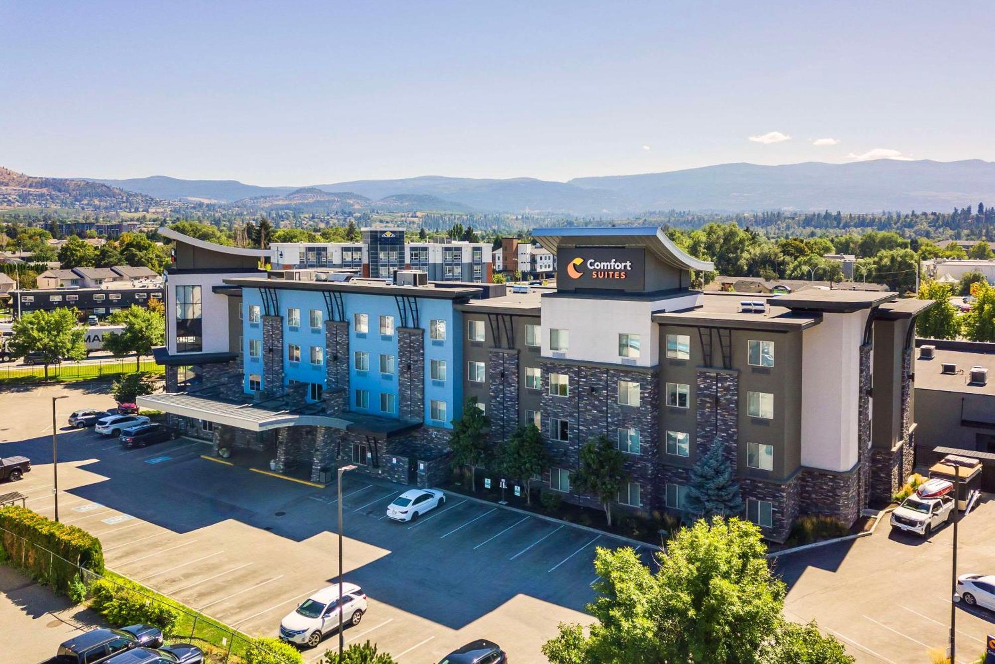 Comfort Suites Келоуна Екстер'єр фото